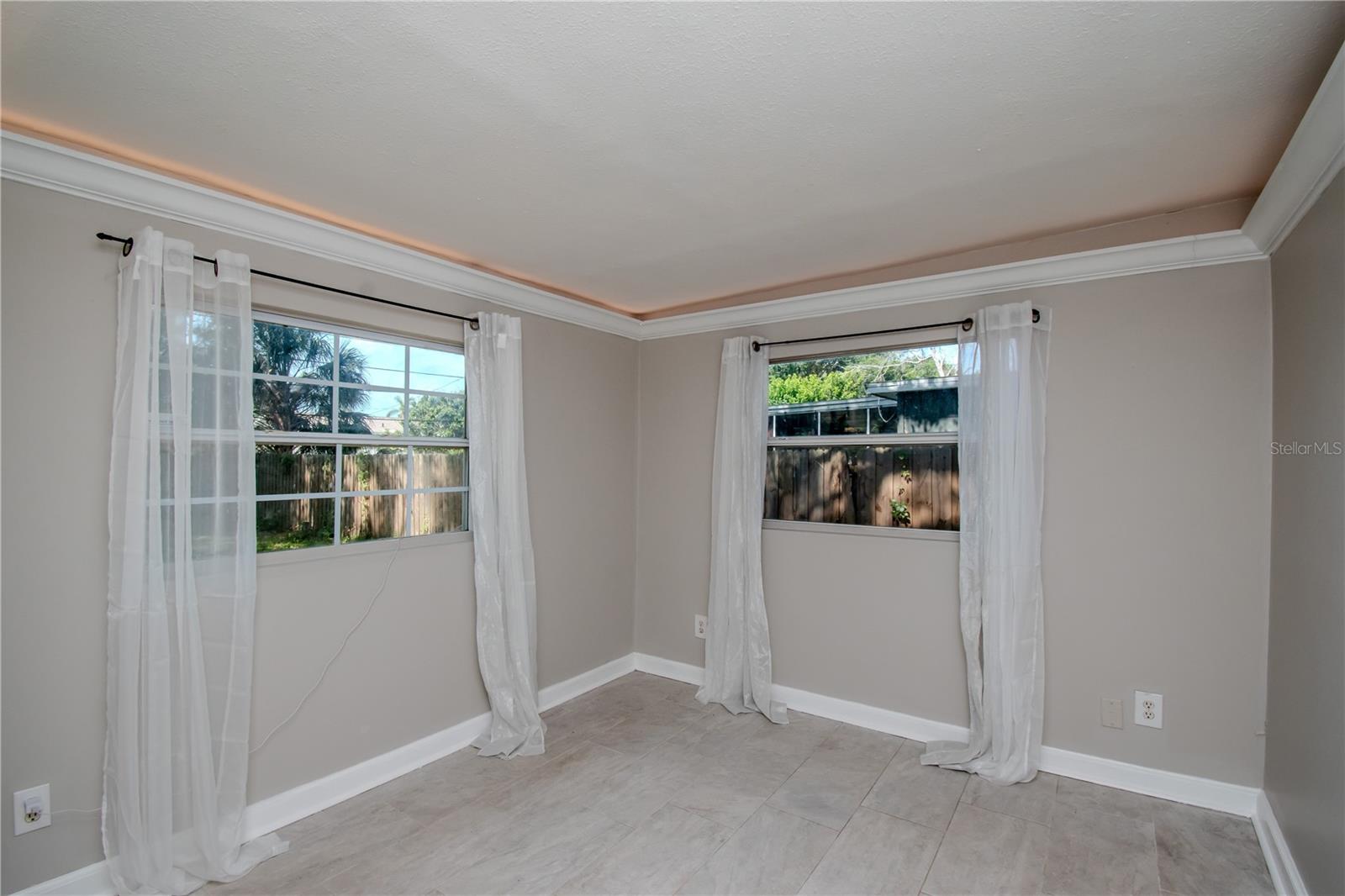Image 18 of 38 For 2616 47th Avenue N