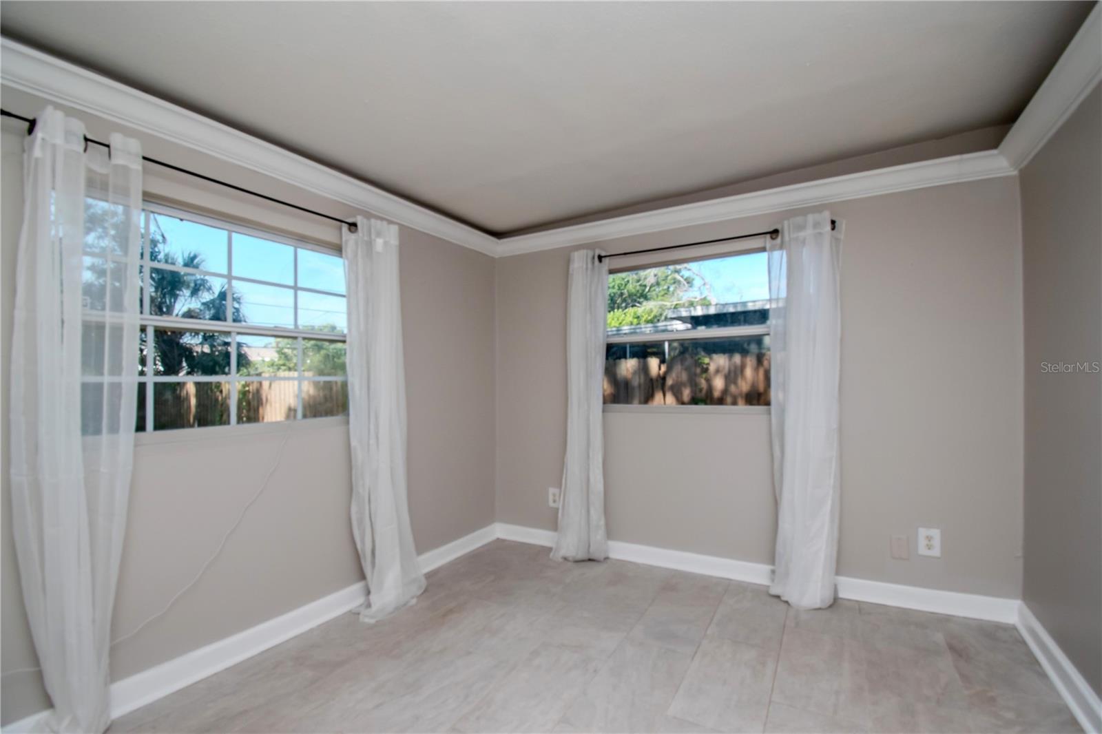 Image 24 of 38 For 2616 47th Avenue N