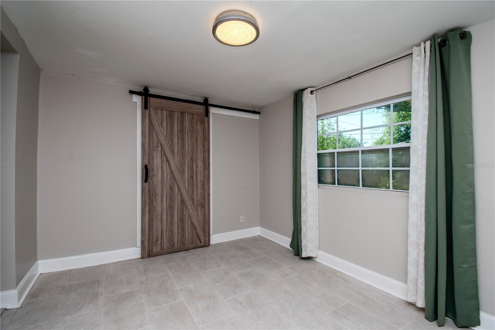 Image 25 of 38 For 2616 47th Avenue N