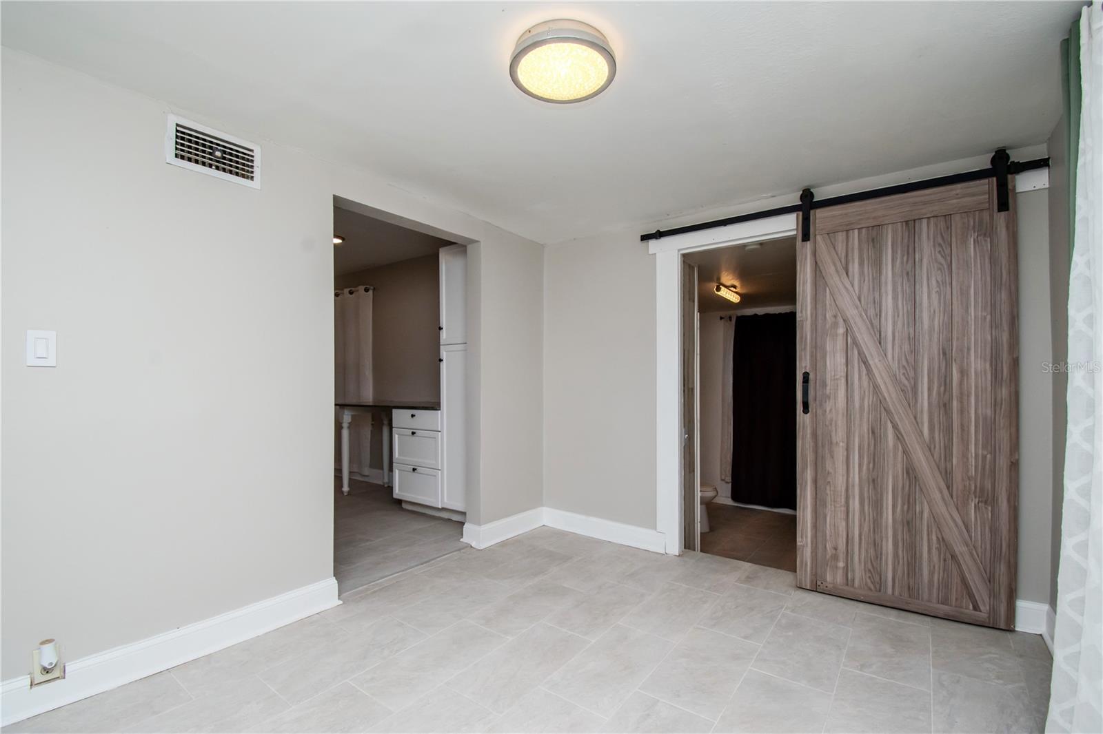 Image 26 of 38 For 2616 47th Avenue N