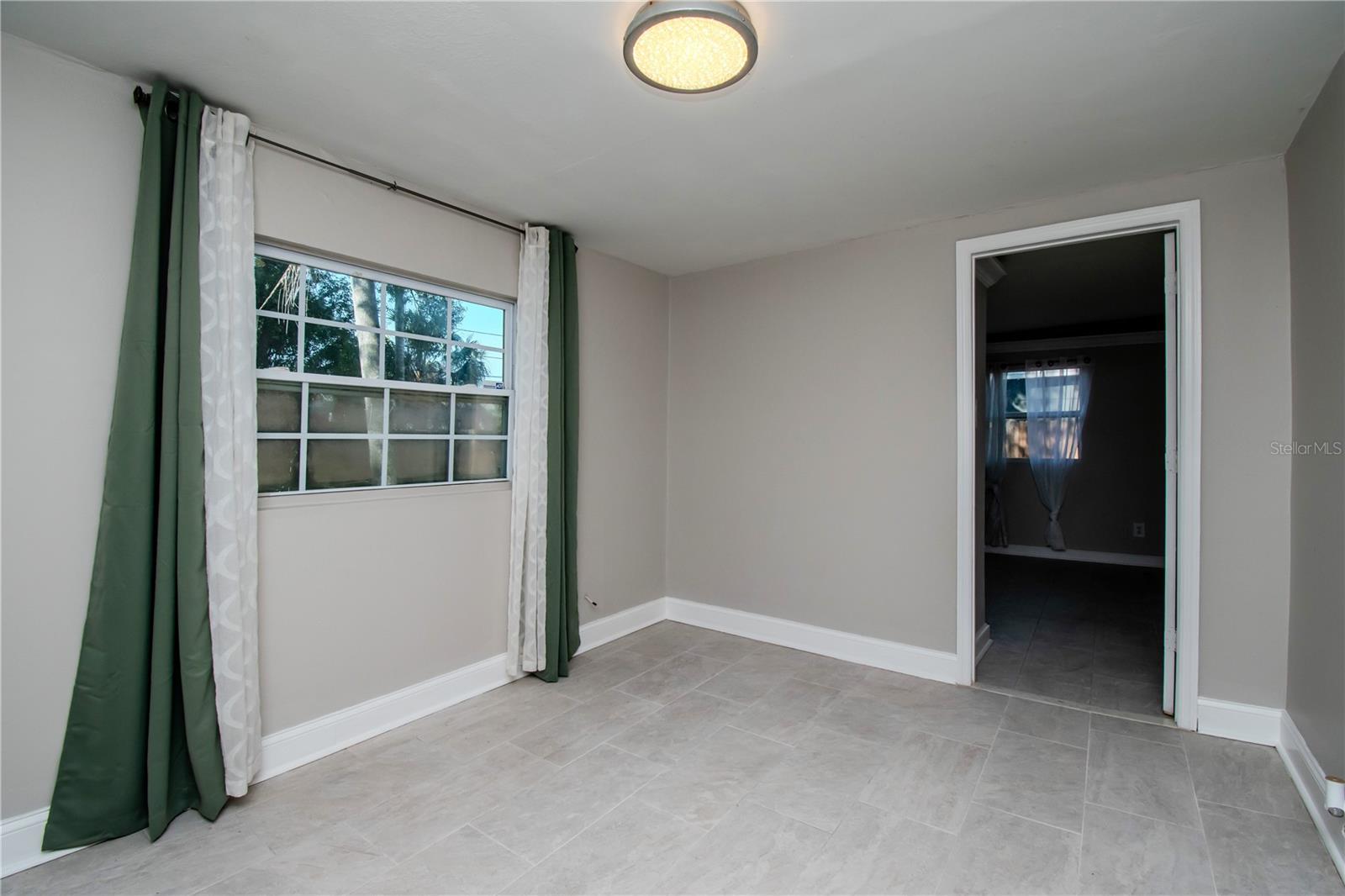 Image 27 of 38 For 2616 47th Avenue N