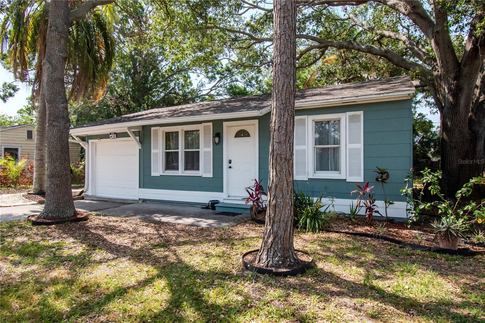 Image 3 of 38 For 2616 47th Avenue N