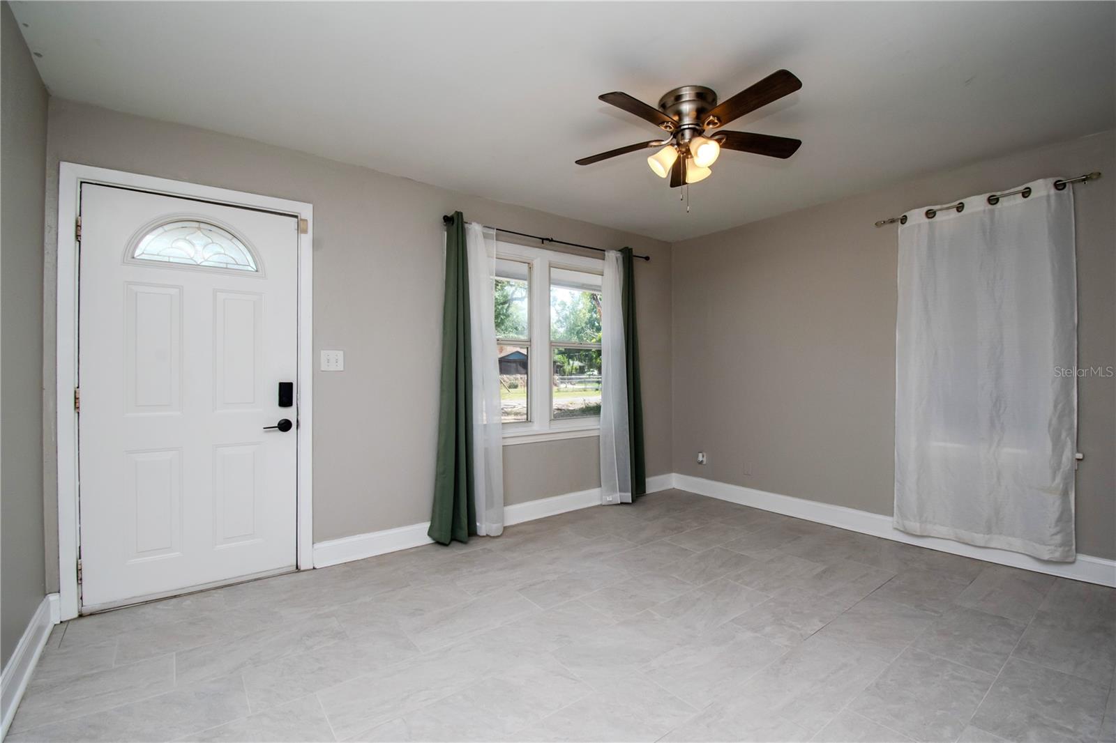 Image 5 of 38 For 2616 47th Avenue N