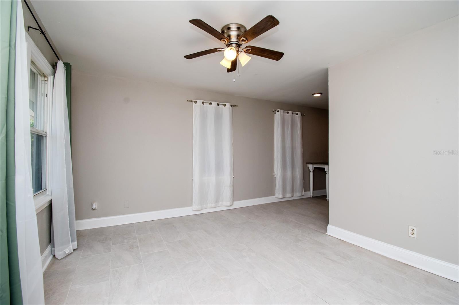 Image 9 of 38 For 2616 47th Avenue N
