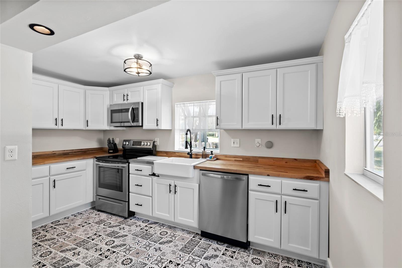Image 13 of 27 For 7201 5th Avenue N