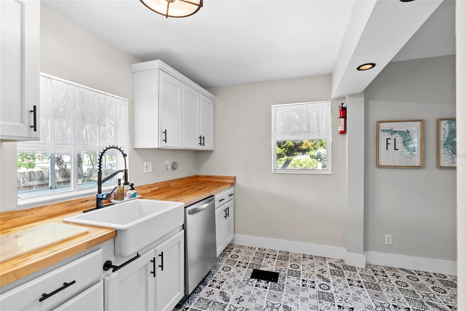 Image 14 of 27 For 7201 5th Avenue N