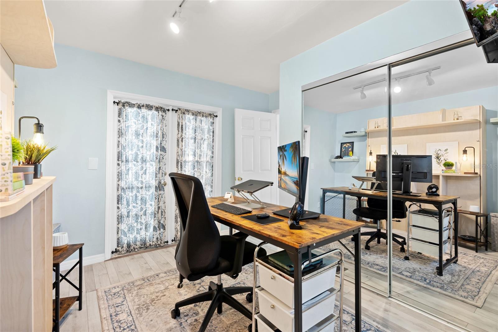 Image 17 of 27 For 7201 5th Avenue N