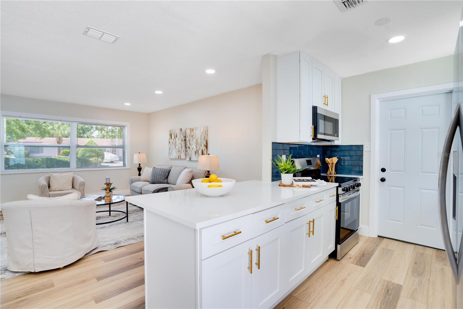 Image 12 of 37 For 5698 26th Avenue N