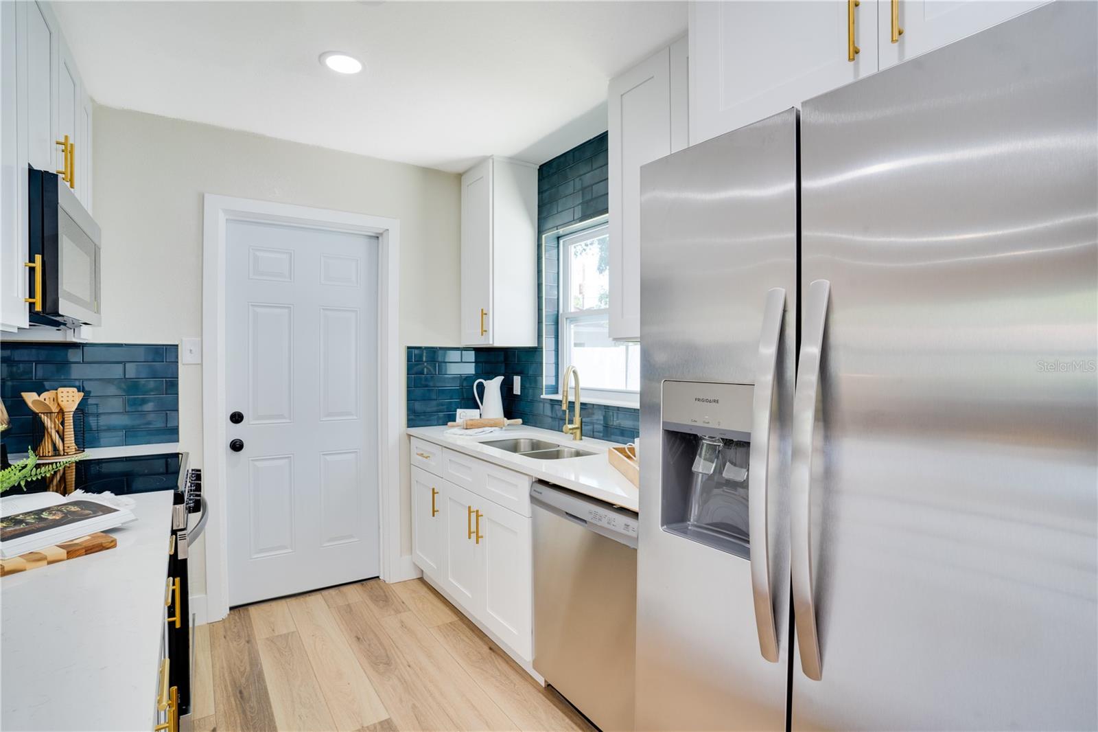 Image 13 of 37 For 5698 26th Avenue N