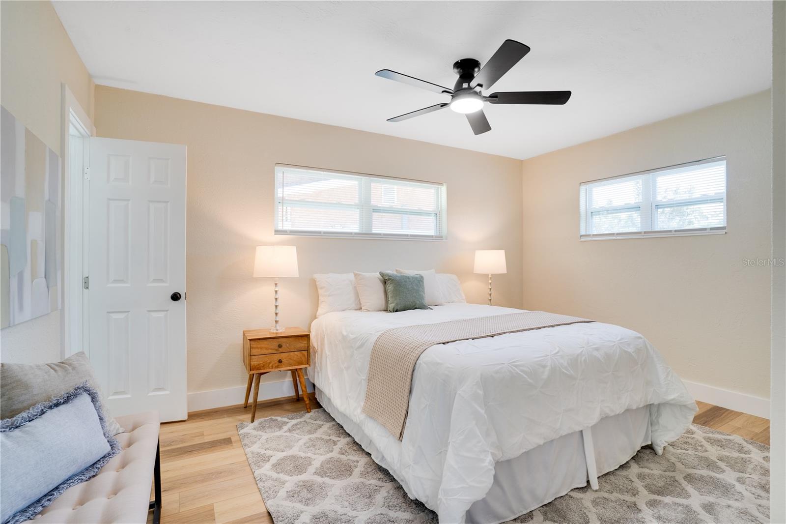 Image 17 of 37 For 5698 26th Avenue N