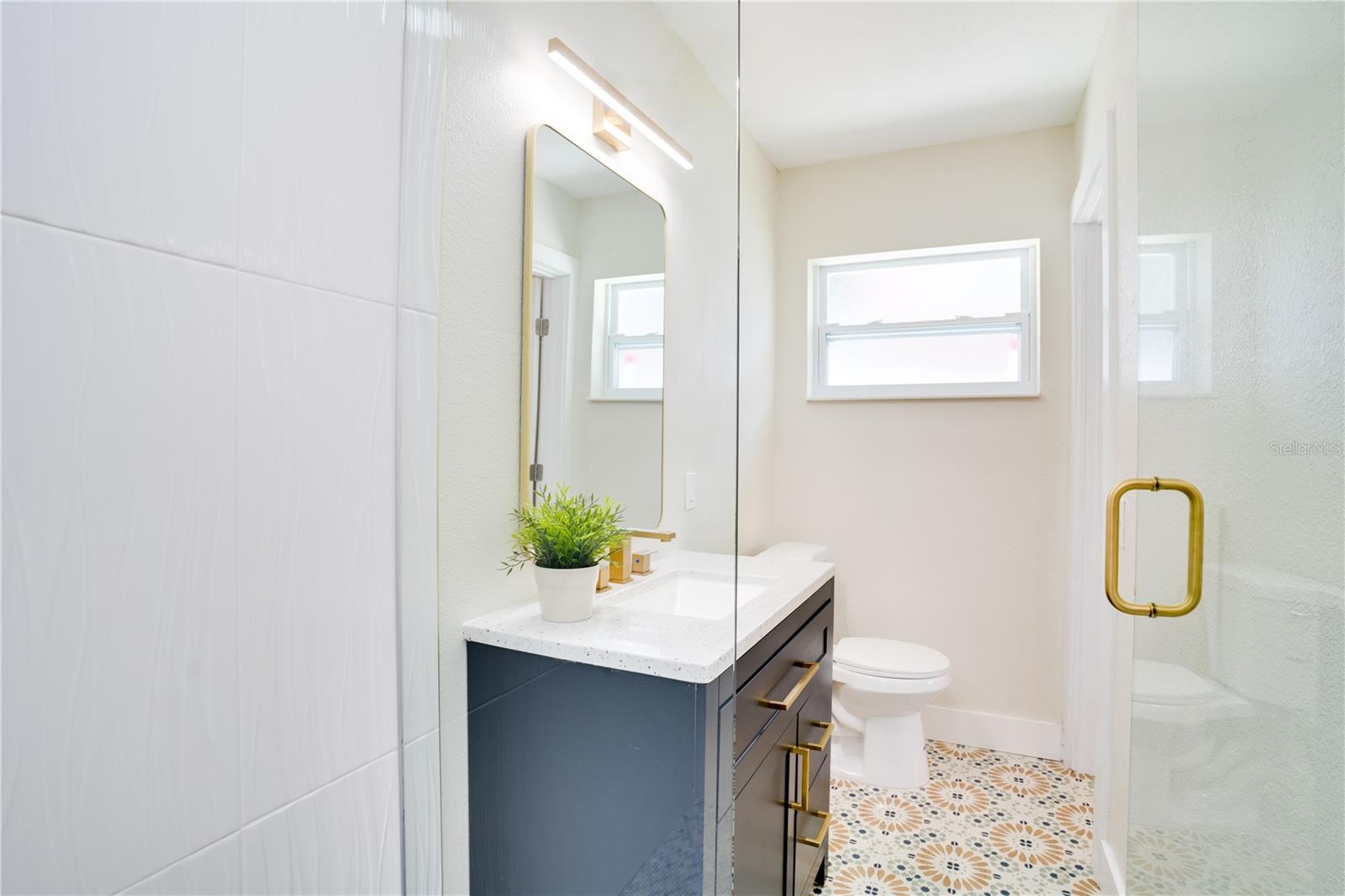 Image 20 of 37 For 5698 26th Avenue N