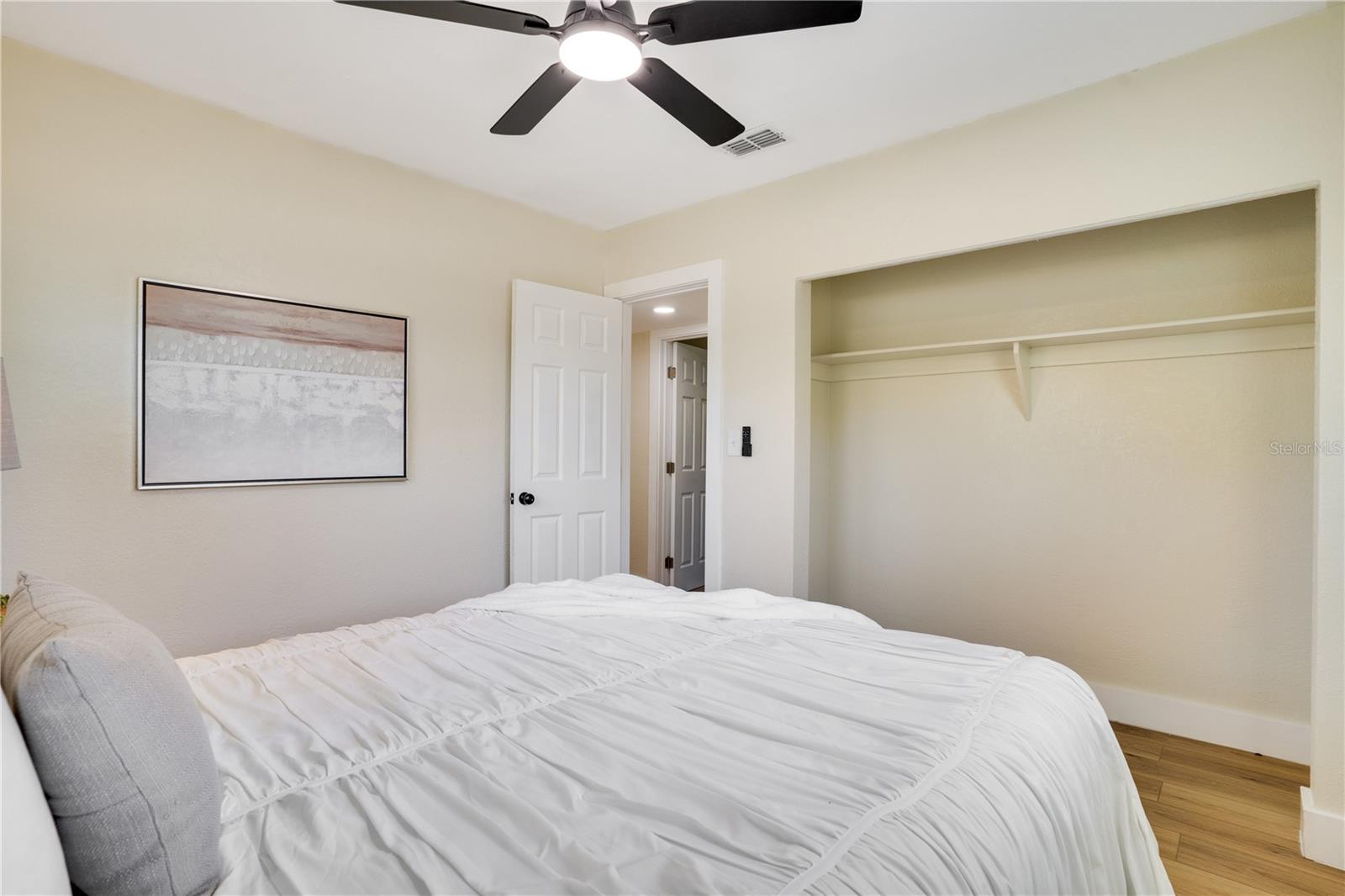 Image 22 of 37 For 5698 26th Avenue N