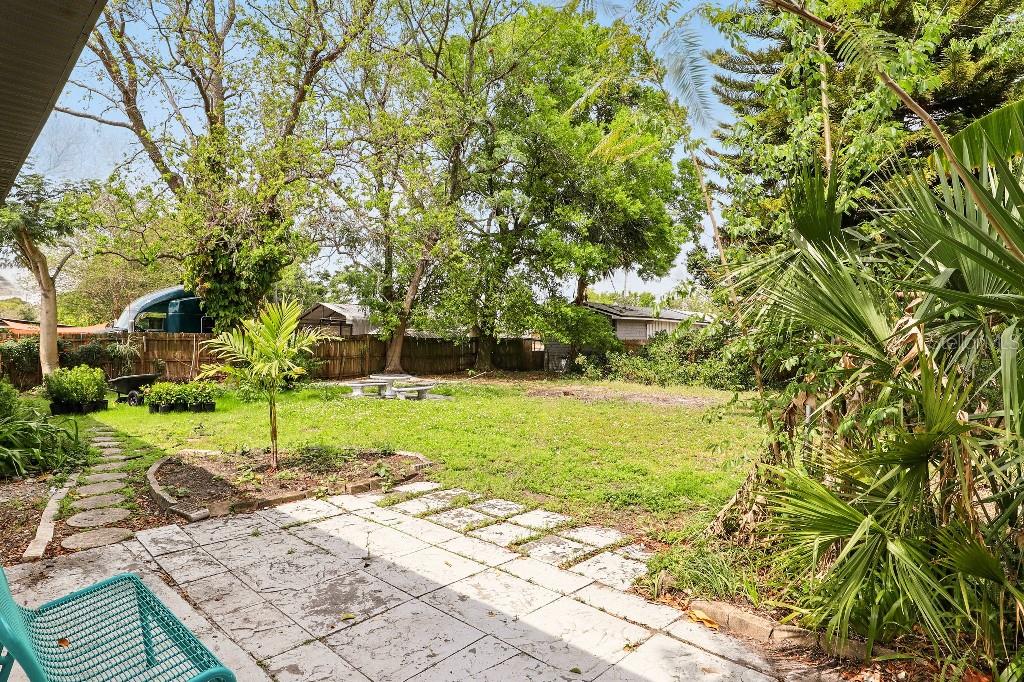 Image 10 of 12 For 2013 Pineway Drive