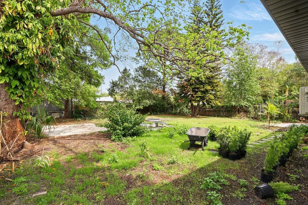Image 11 of 12 For 2013 Pineway Drive