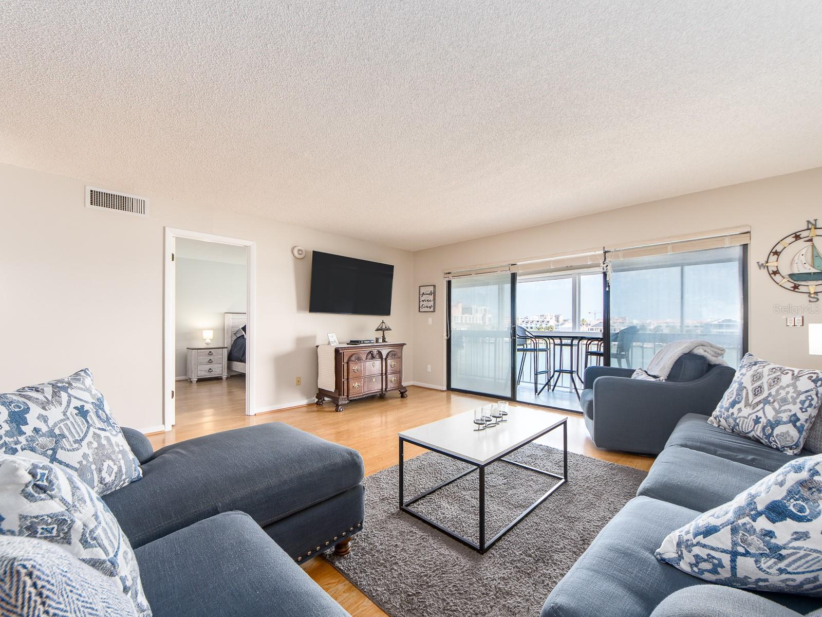 Image 15 of 48 For 640 Bayway Boulevard 302