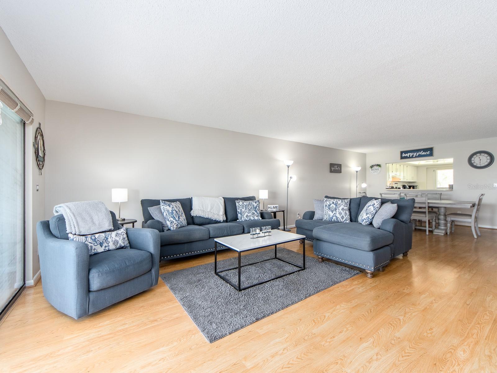 Image 17 of 48 For 640 Bayway Boulevard 302