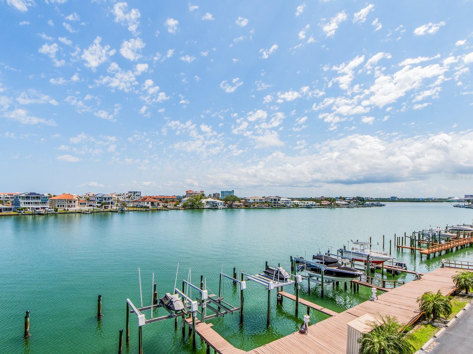 Image 22 of 48 For 640 Bayway Boulevard 302