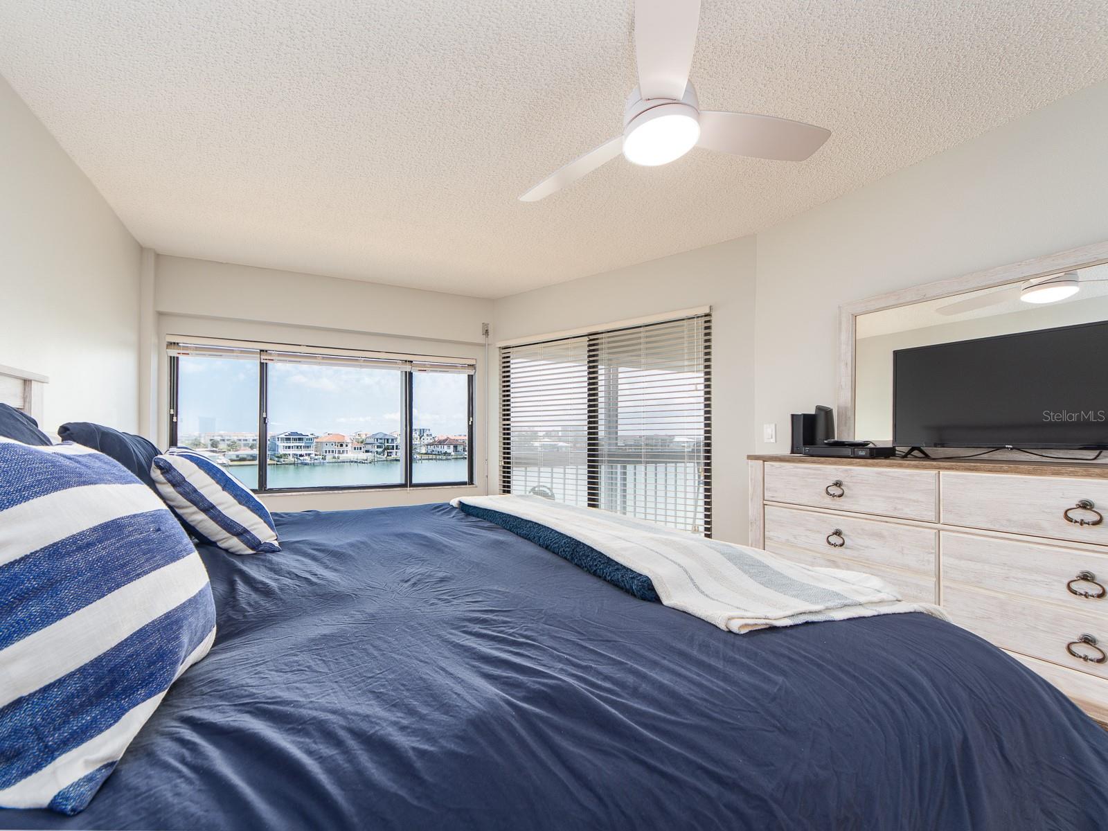 Image 24 of 48 For 640 Bayway Boulevard 302