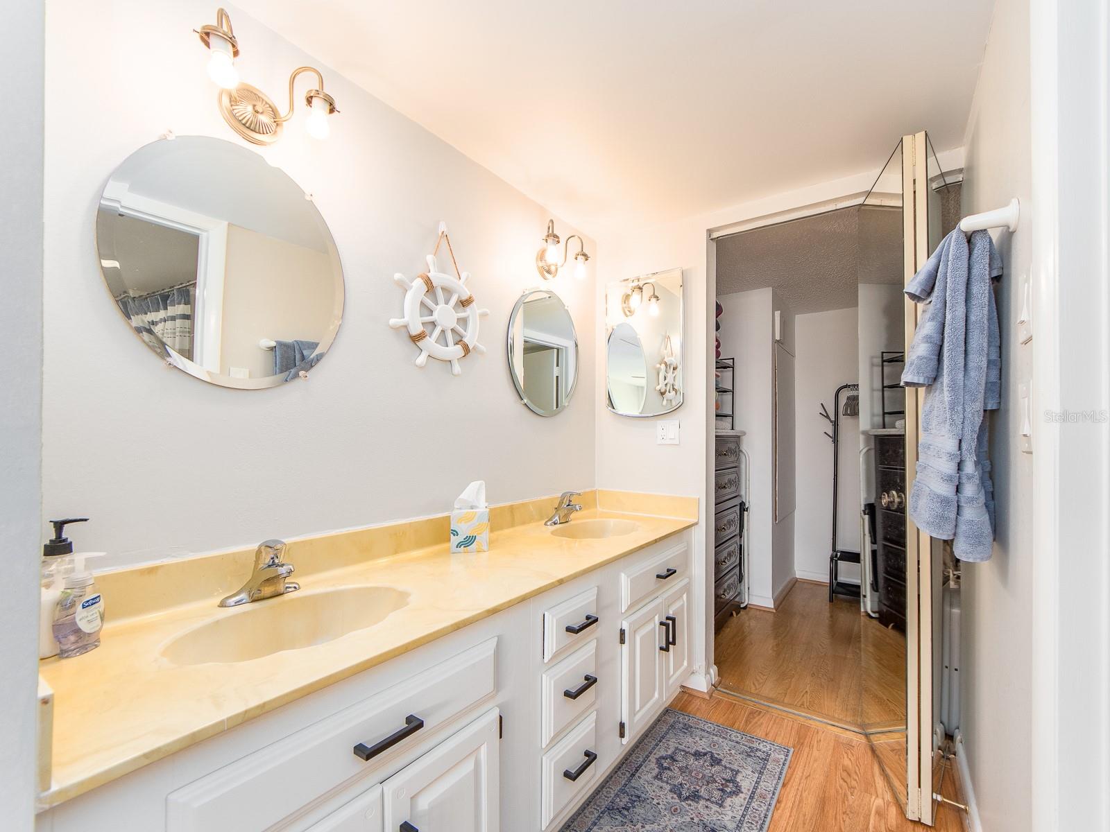 Image 26 of 48 For 640 Bayway Boulevard 302