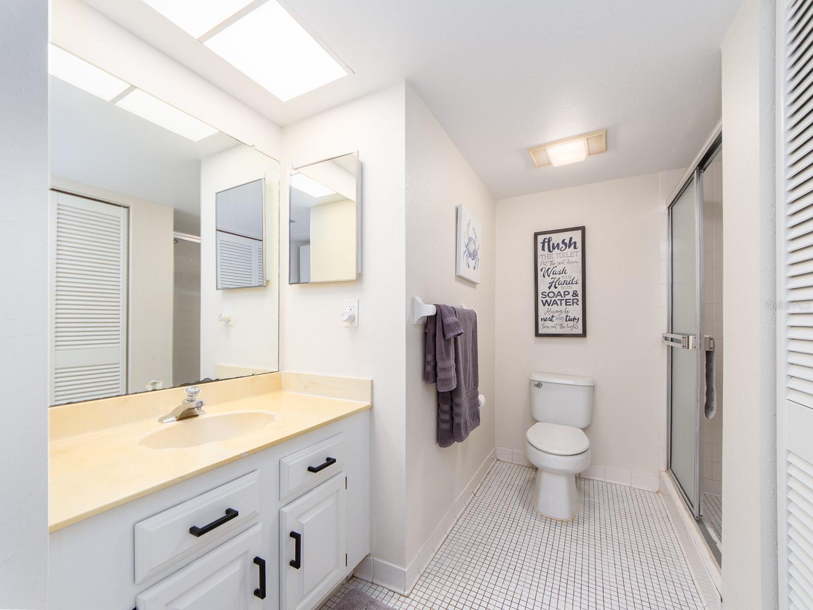 Image 32 of 48 For 640 Bayway Boulevard 302