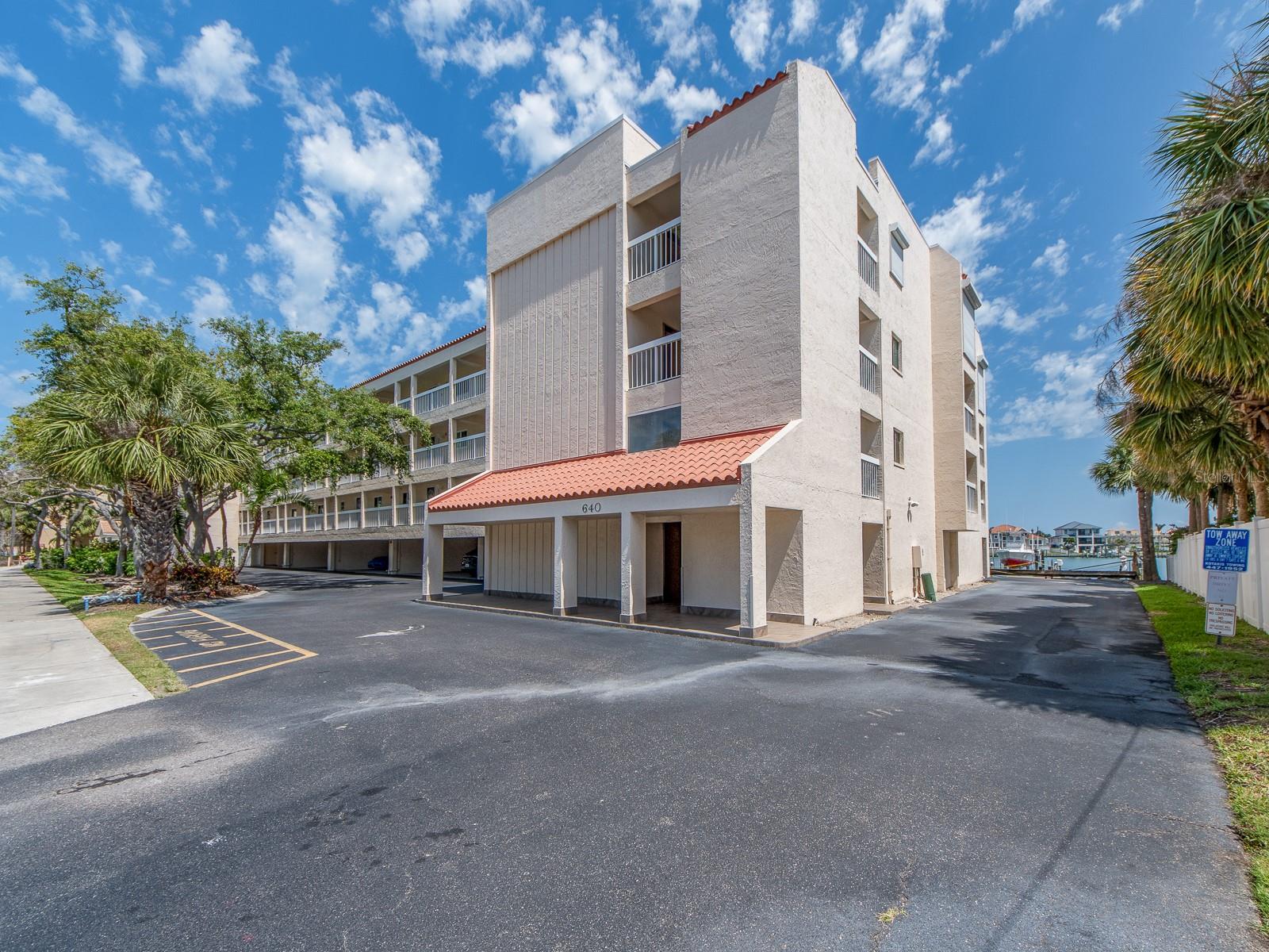 Image 4 of 48 For 640 Bayway Boulevard 302