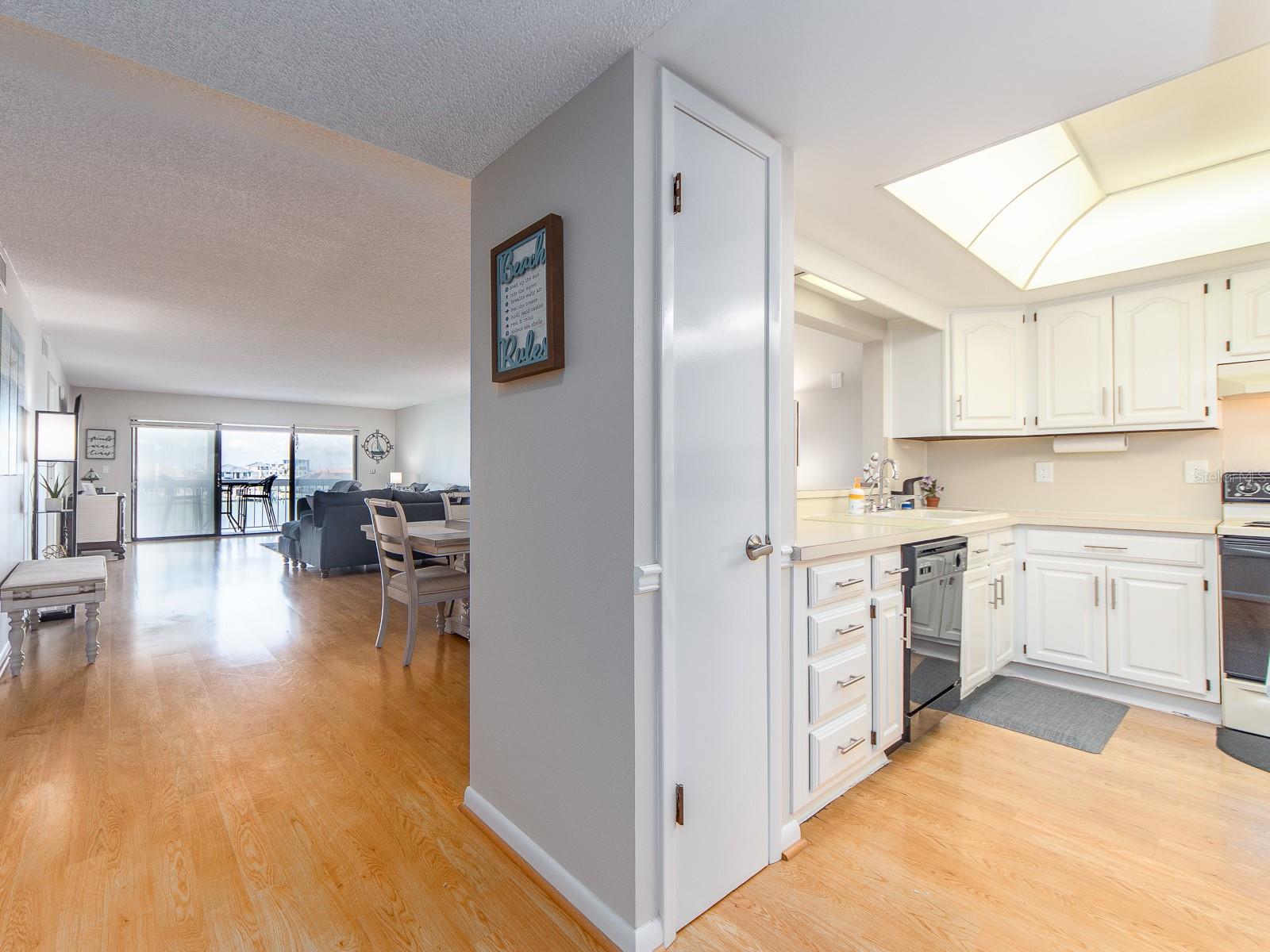 Image 7 of 48 For 640 Bayway Boulevard 302