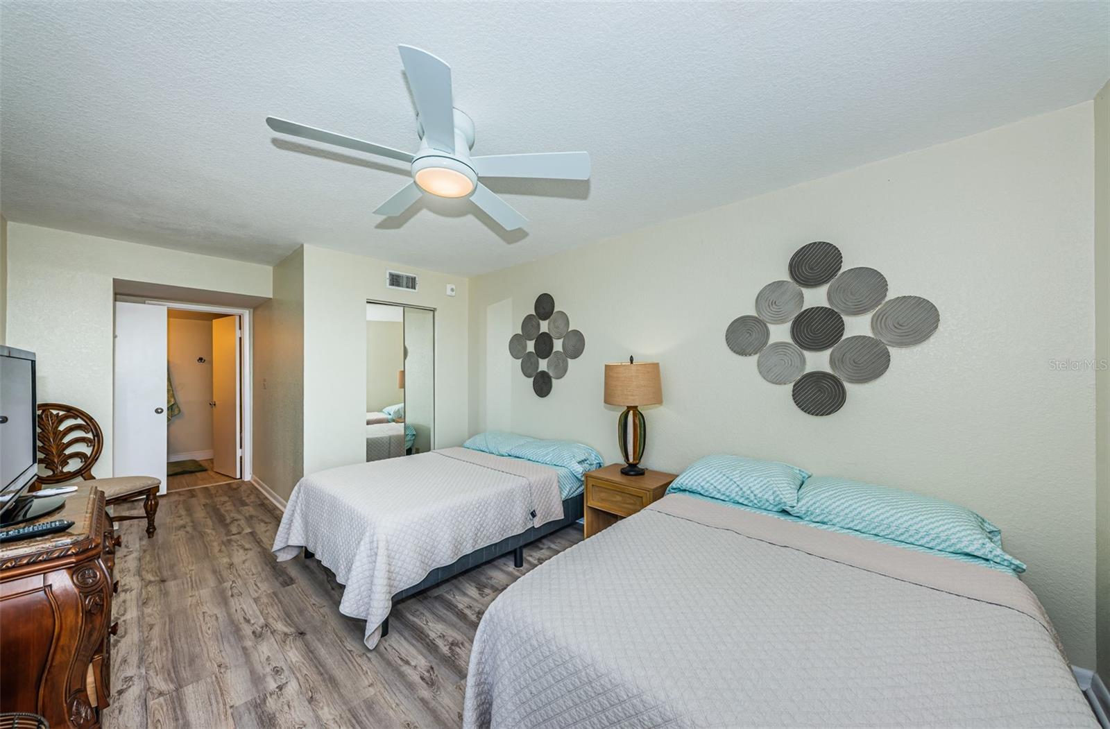 Image 12 of 26 For 6081 Bahia Del Mar Circle 456