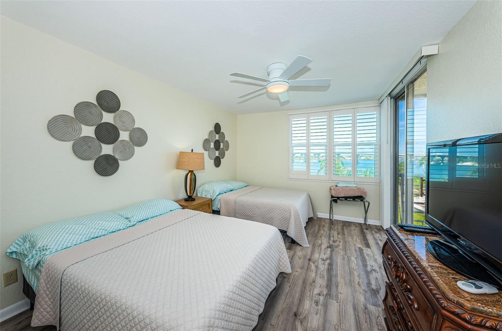 Image 14 of 26 For 6081 Bahia Del Mar Circle 456