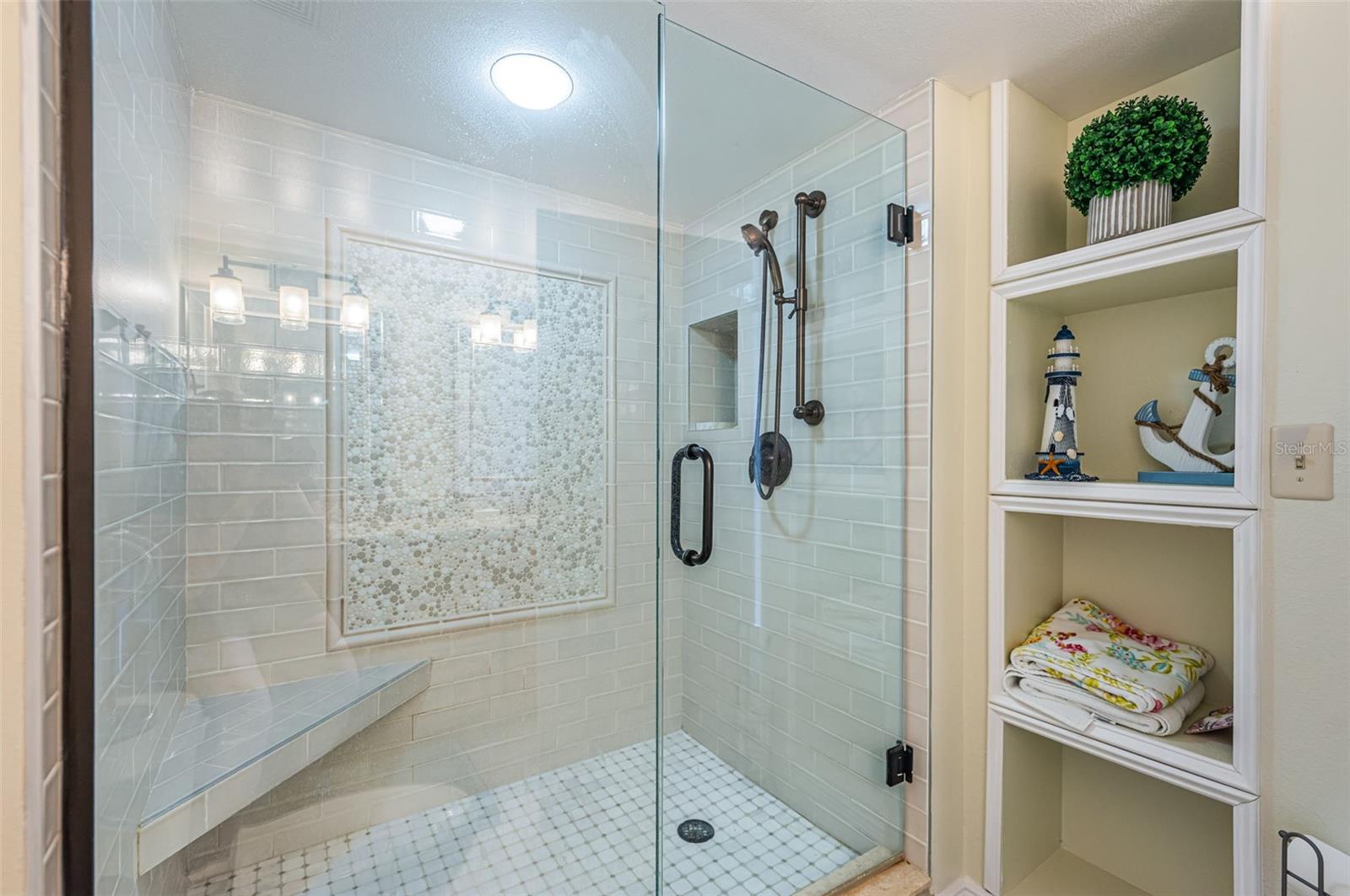 Image 16 of 26 For 6081 Bahia Del Mar Circle 456