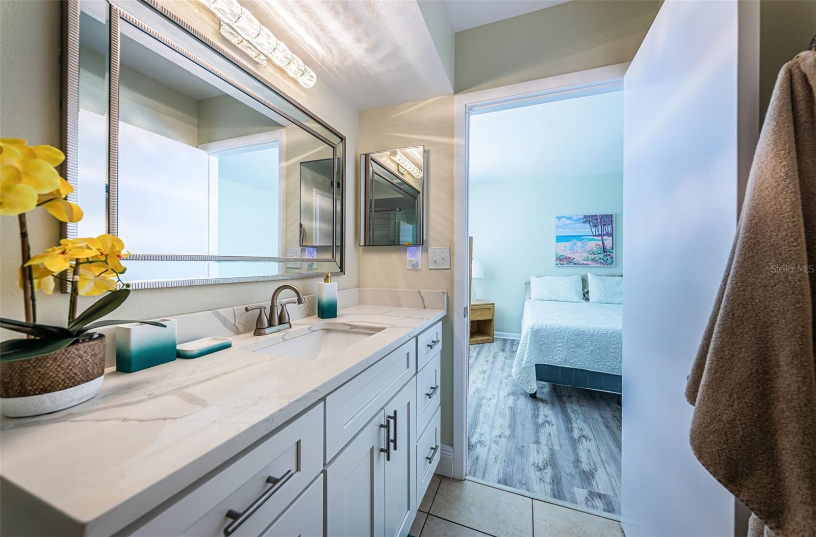 Image 18 of 26 For 6081 Bahia Del Mar Circle 456