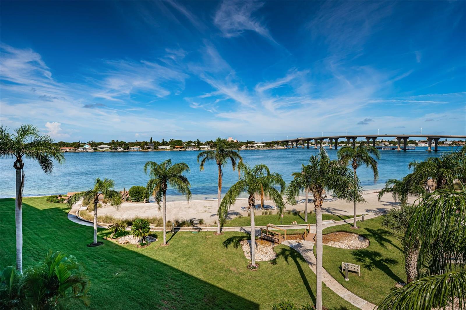 Image 19 of 26 For 6081 Bahia Del Mar Circle 456