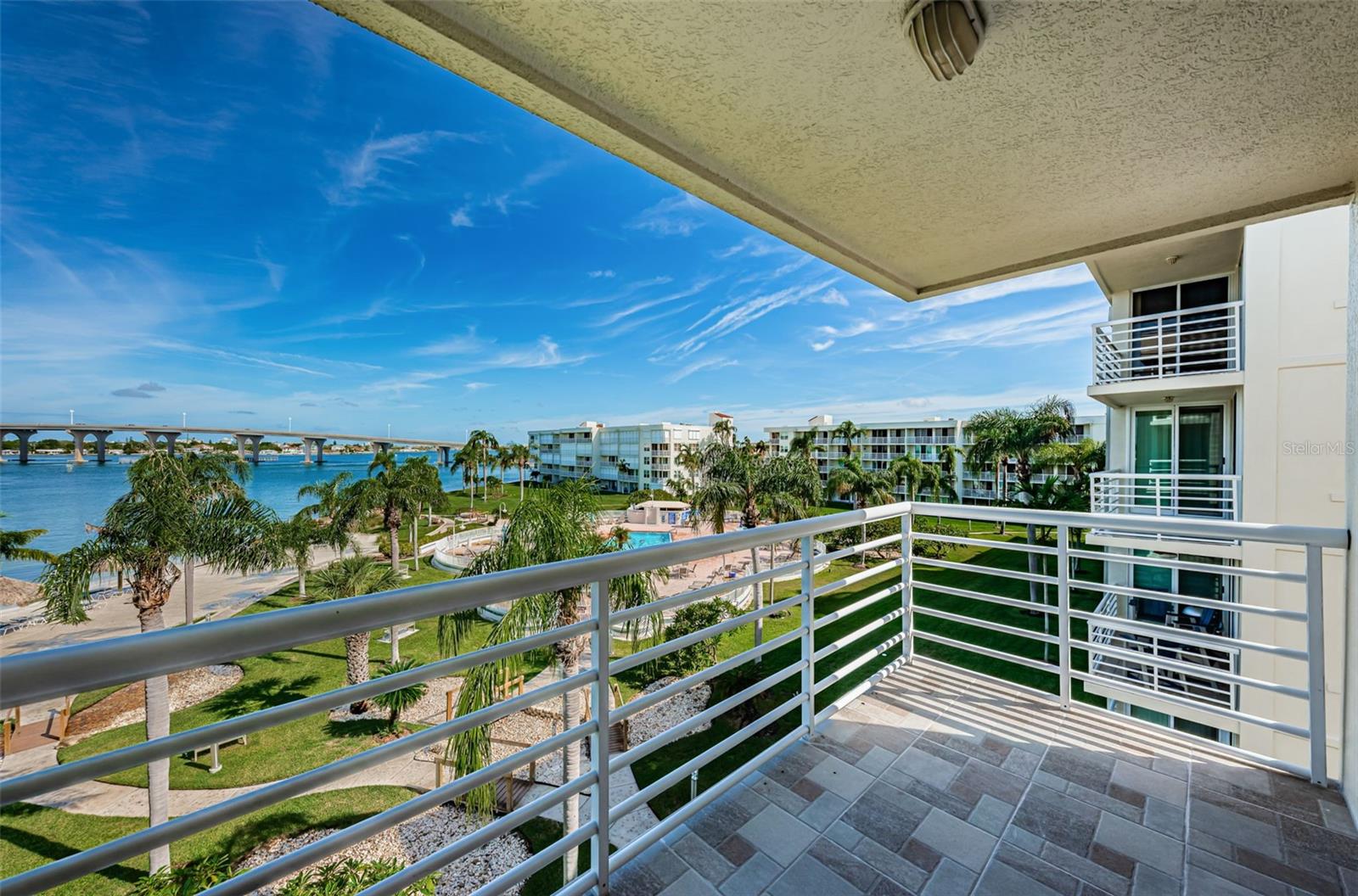 Image 22 of 26 For 6081 Bahia Del Mar Circle 456