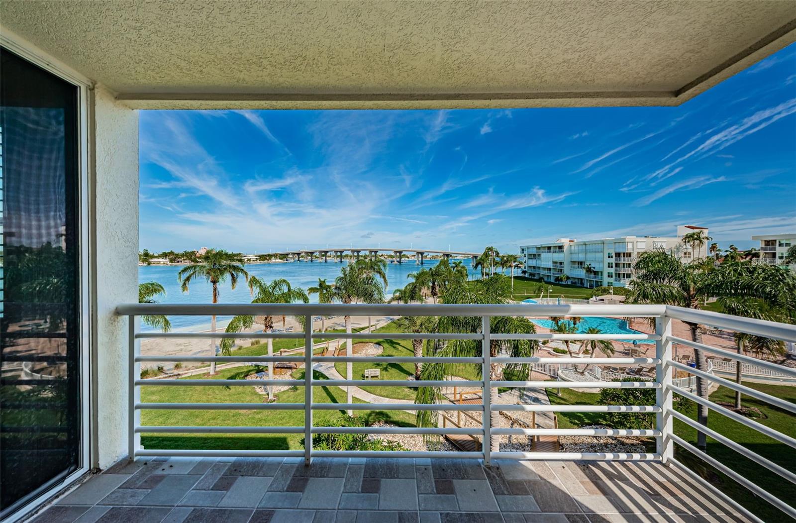 Image 24 of 26 For 6081 Bahia Del Mar Circle 456