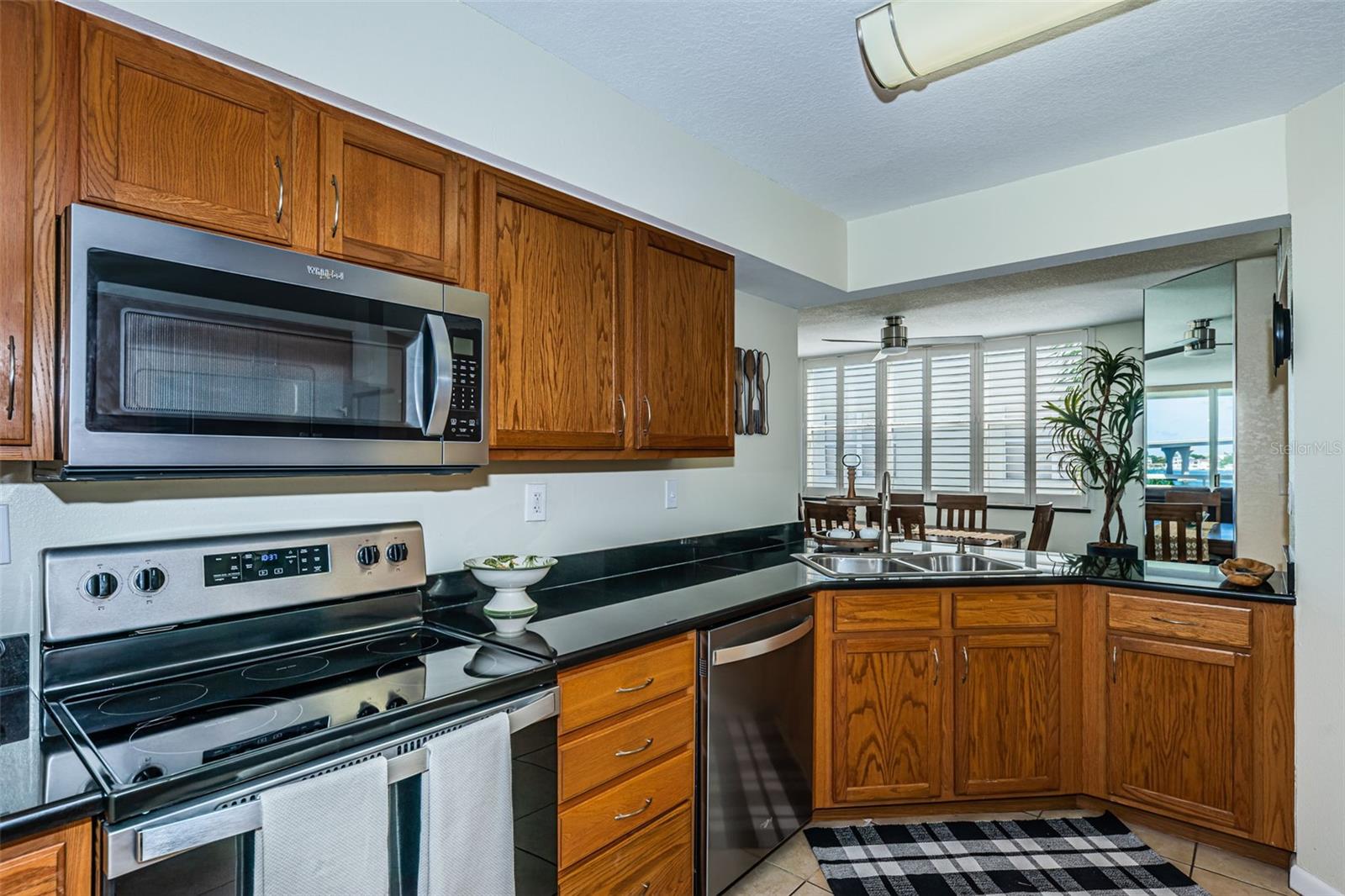 Image 3 of 26 For 6081 Bahia Del Mar Circle 456