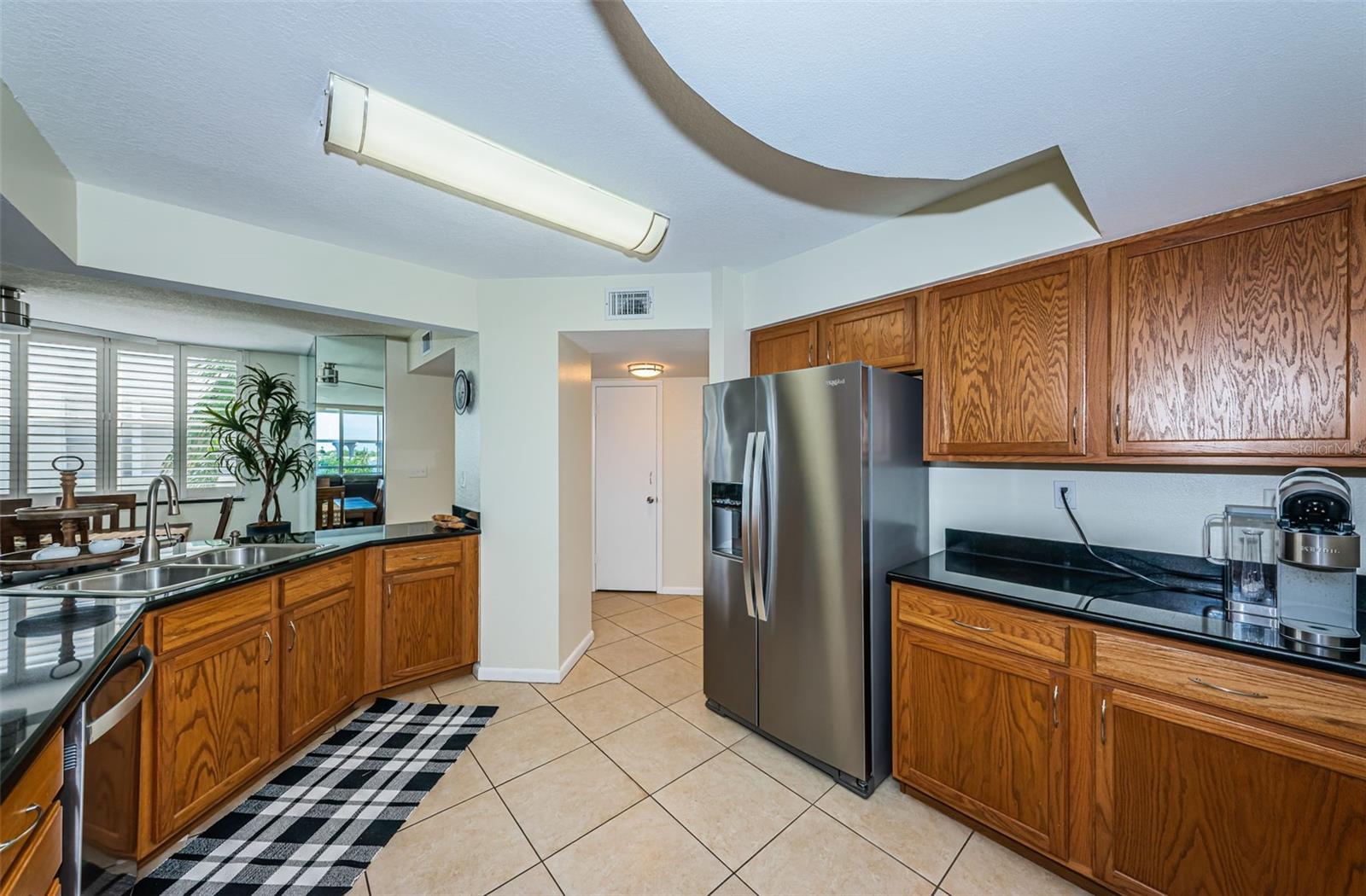 Image 4 of 26 For 6081 Bahia Del Mar Circle 456