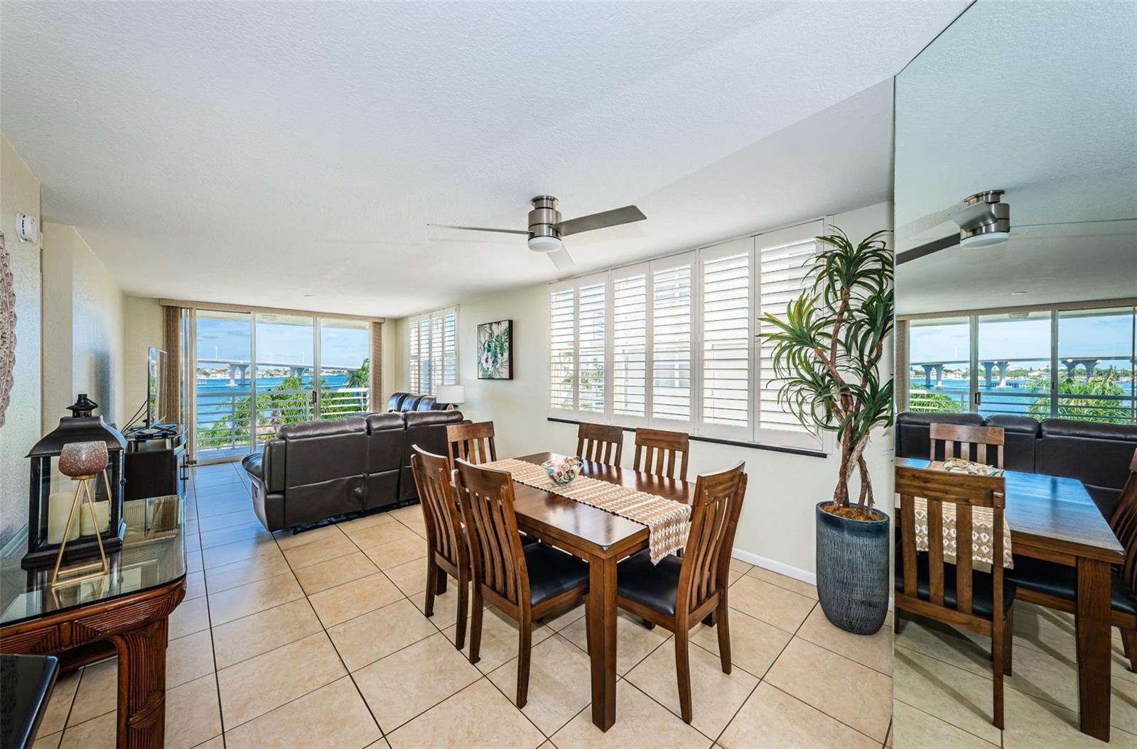 Image 6 of 26 For 6081 Bahia Del Mar Circle 456