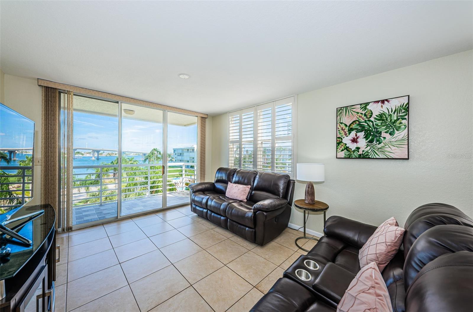 Image 9 of 26 For 6081 Bahia Del Mar Circle 456