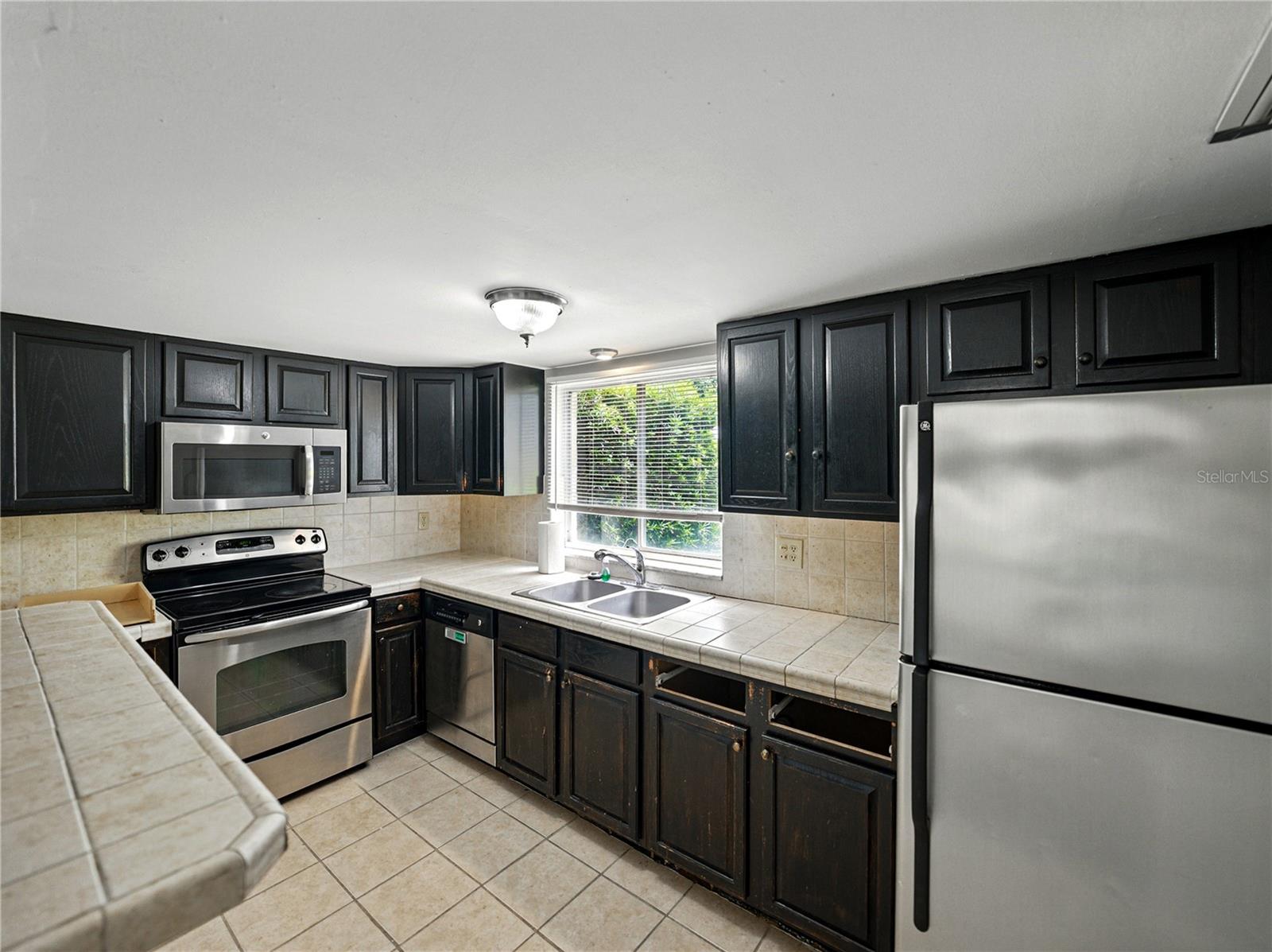 Image 11 of 32 For 8636 Tahoe Court 11