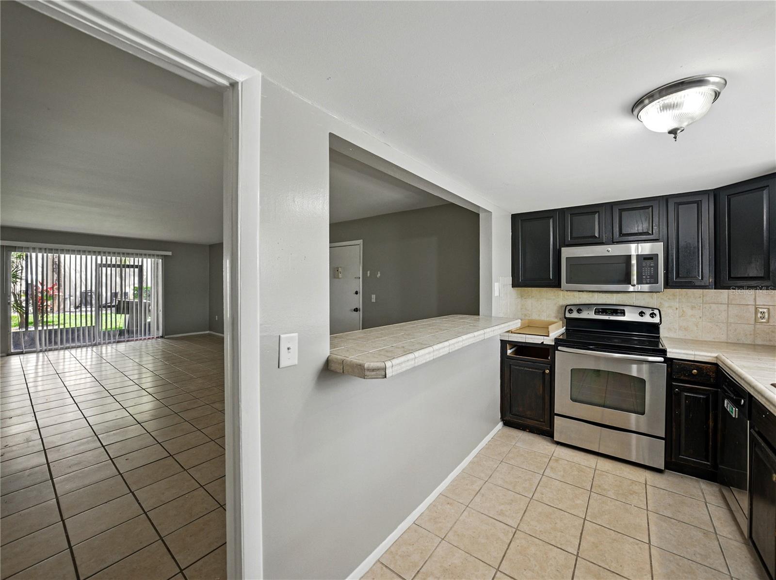 Image 13 of 32 For 8636 Tahoe Court 11