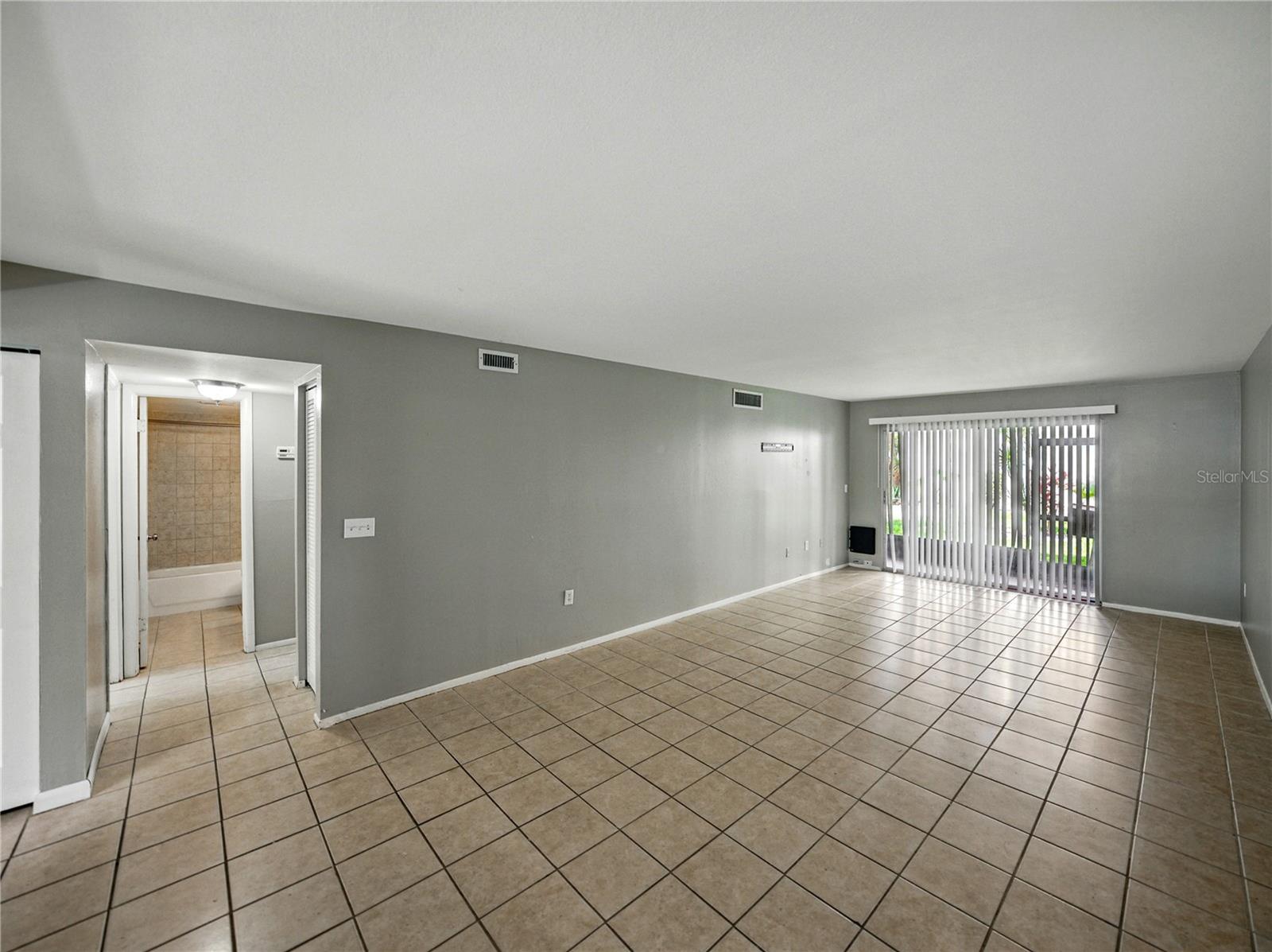 Image 7 of 32 For 8636 Tahoe Court 11
