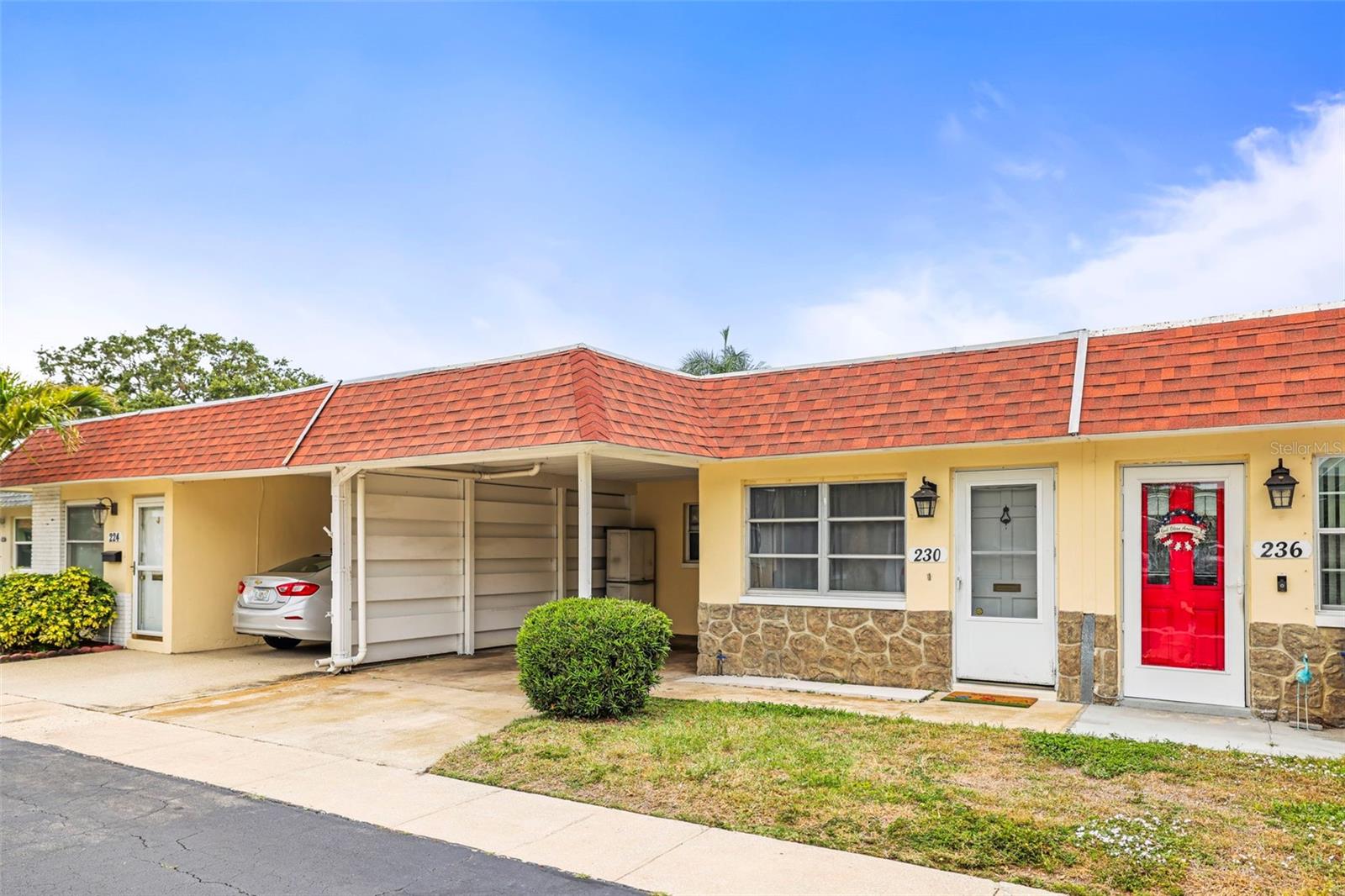 Image 2 of 48 For 230 Portree Drive