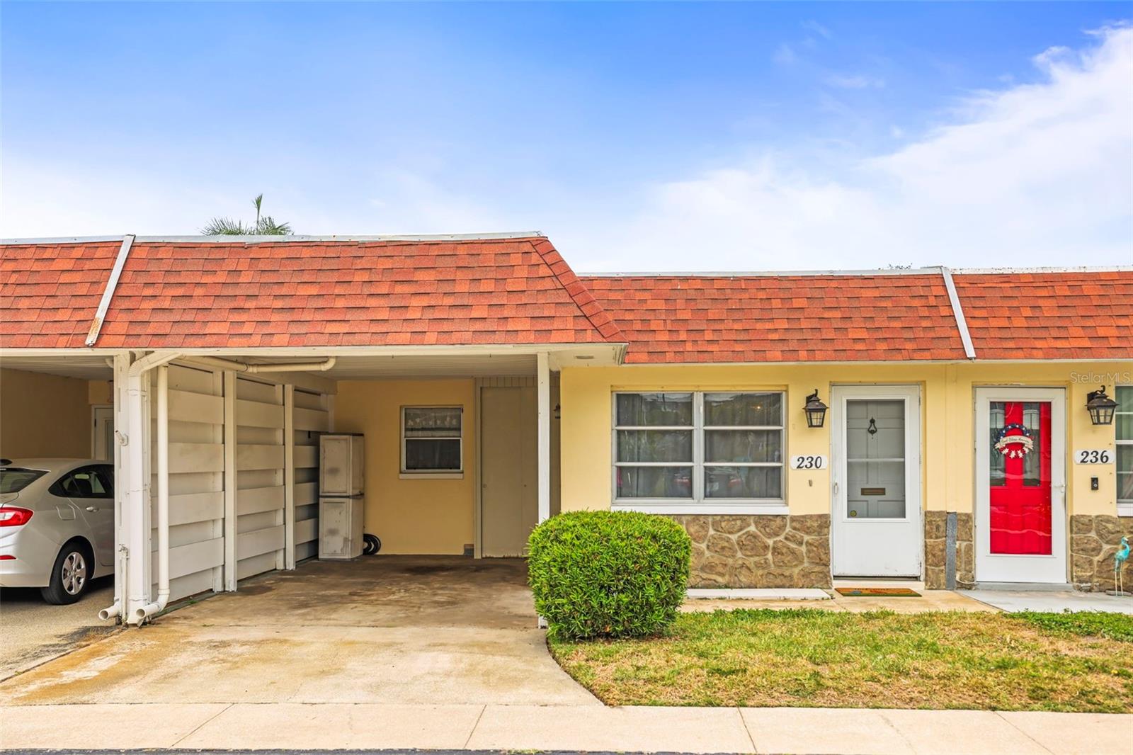 Image 4 of 48 For 230 Portree Drive