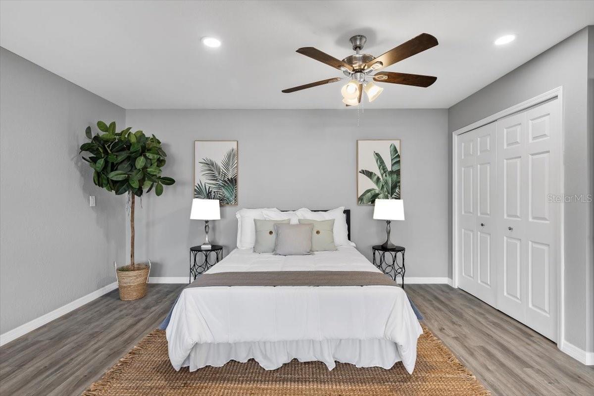 Image 12 of 75 For 824 35th Avenue Drive W