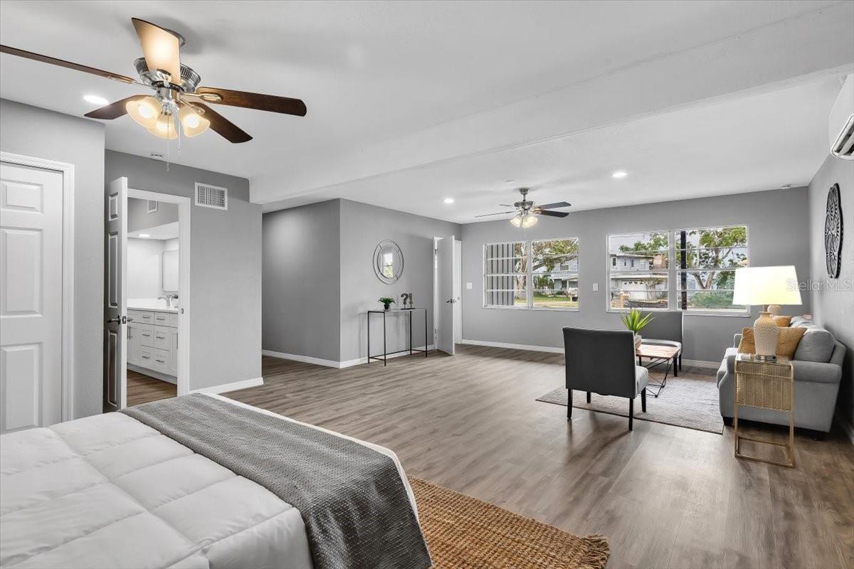 Image 13 of 75 For 824 35th Avenue Drive W