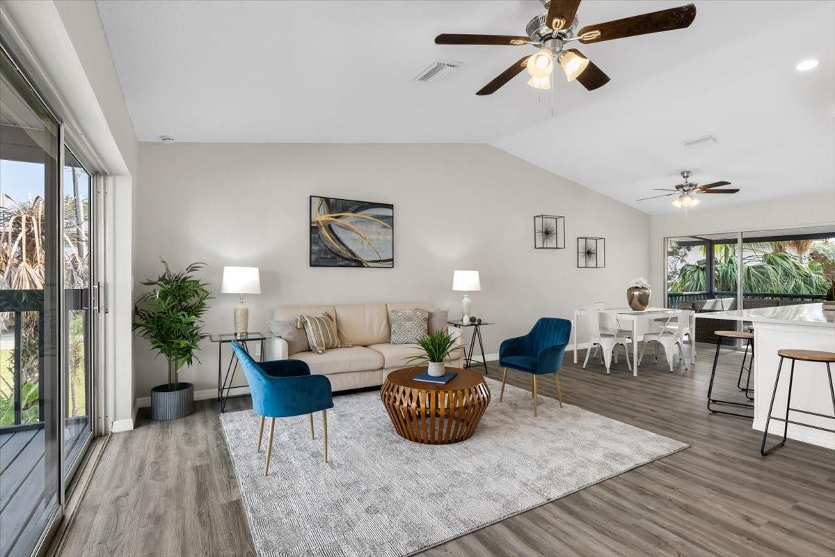 Image 23 of 75 For 824 35th Avenue Drive W