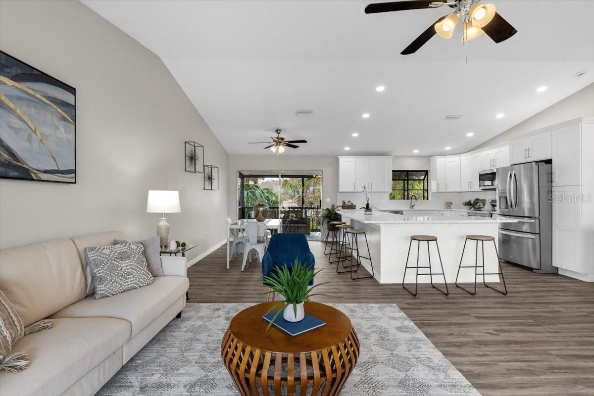 Image 28 of 75 For 824 35th Avenue Drive W