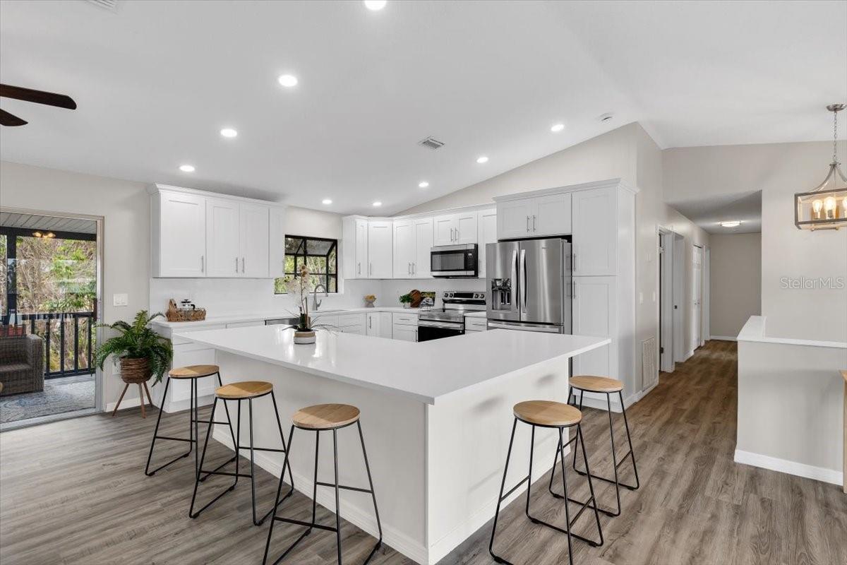 Image 30 of 75 For 824 35th Avenue Drive W