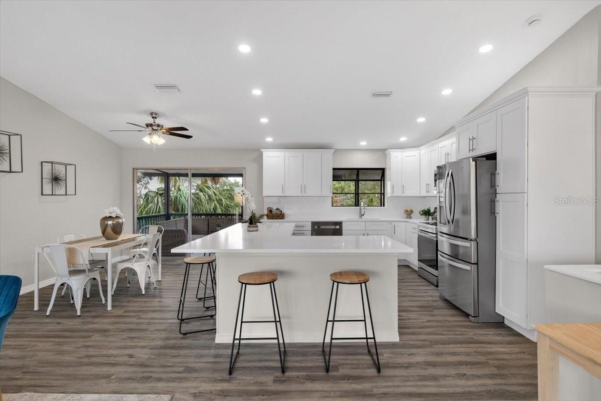 Image 31 of 75 For 824 35th Avenue Drive W