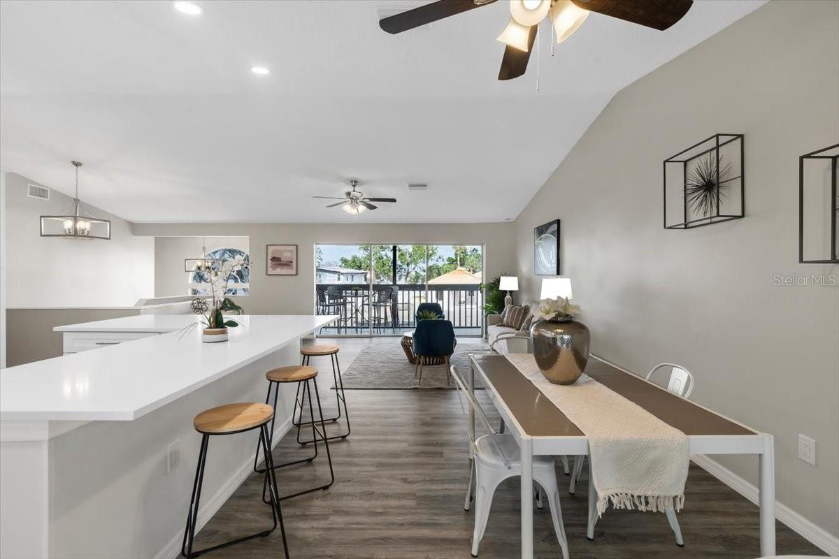Image 36 of 75 For 824 35th Avenue Drive W