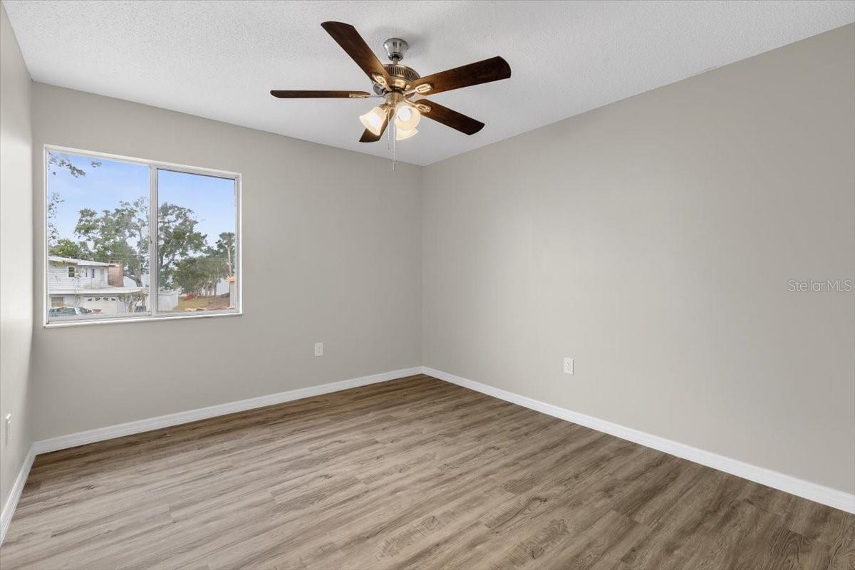 Image 46 of 75 For 824 35th Avenue Drive W